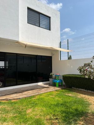 Se Vende Casa en Grand Juriquilla, 3 Recamaras, 2.5 Baños, Equipada !!