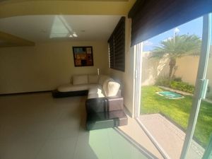 Se Vende Casa en El Pueblito Centro, 3 Recamaras, 3.5 Baños, Jardín, Ubicadisima