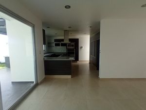 Se Vende Residencia en Cumbres del Lago, Gran Jardín, 3 Recamaras, Cto de Serv