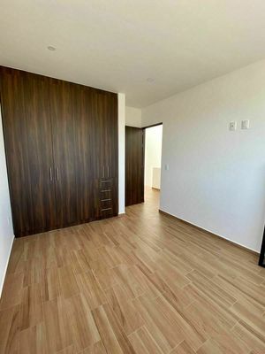 Preciosa Casa a DOBLE ALTURA en Cañadas del Arroyo, 4ta Recamara en PB, Lujo