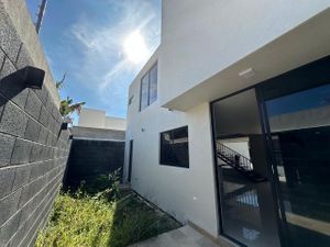 Casa en Venta en El Cielo Residencial, Pasillo Lateral, 3 Recamars, 3.5 Baños