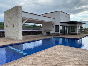 Estupendo Terreno en Ciudad Maderas de 229 m2, Alberca, GYM, Cancha de Tenis,..