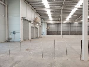 En Renta Nave Industrial en El Marques, T.2415 m2, Altura Libre 7m