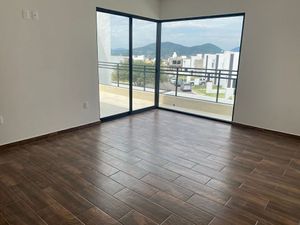 En Venta Casa en Juriquilla Campestre, 3 Recamaras, Gran Jardín, Roof Garden..