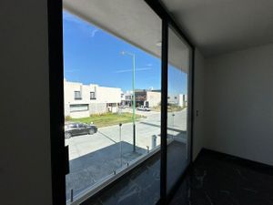 Cas en Venta en El Cielo Residencial, León Gto. 4ta Recamara en PB.