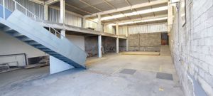 Se Vende Bodega  en Corregidora, 3 Oficinas, Nave con Mezanine, Patio Maniobras