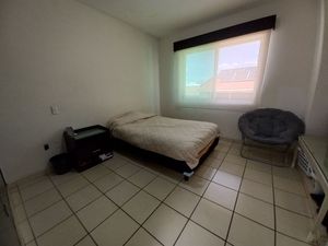 Casa en Venta en Centro Sur, Cto Servicio, 3 Recamaras, 3.5 Baños, Alberca..