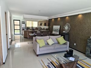 Se Vende Casa en Cañadas del Arroyo, 3 Recamaras, 3.5 Baños, Seguridad 24.7