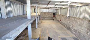 Se Vende Bodega  en Corregidora, 3 Oficinas, Nave con Mezanine, Patio Maniobras