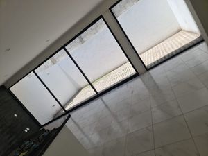 En Venta Casa en Cañadas del Arroyo, 5 Recamras, 5.5 Baños, 3 Niveles, Roof ..