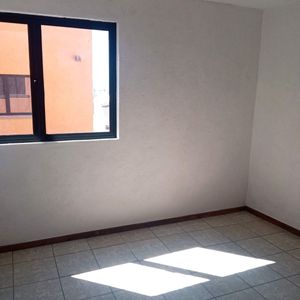 Hermosa Casa en Villas de Santiago, 3 Niveles, Gran Ubicación, de Oportunidad !!