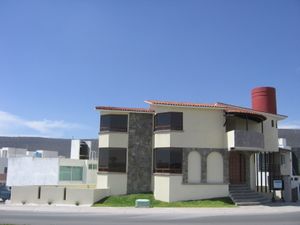 Se Vende Preciosa Residencia en El Refugio, de AUTOR y LUXURY, de LUJO