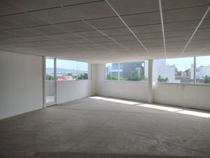 Renta de Oficinas en Milenio III de 275 m2, GRAN UBICACIÓN !!