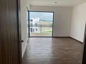 En Venta Casa en Juriquilla Campestre, 3 Recamaras, Gran Jardín, Roof Garden..