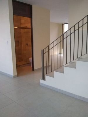 Se Vende Casa en Puerta de Piedra, Equipada, Jardín, 3 Recamaras, Alberca