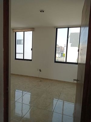 Se Vende Casa en Garand Juriquilla, 4ta Recamara en PB,  Roof Garden, Jardín