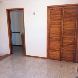 Hermosa Casa en Villas de Santiago, 3 Niveles, Gran Ubicación, de Oportunidad !!