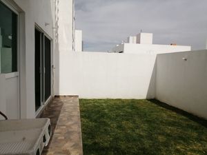 Estrena Casa en Juriquilla, San Isidro, 3 Recamaras, Jardín, Equipada