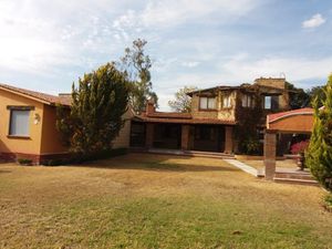 Residencia en Villas del Mesón Pegada al Campo de Golf, con Suite Independiente