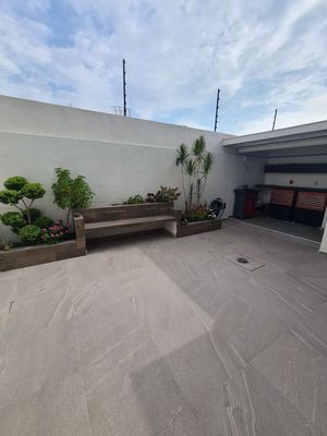 Se Vende Casa en Grand Juriquilla, Jardín, 3 Recamaras, Equipada !!