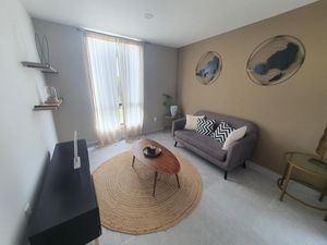 Hermosa Casa en Juriquilla, 3 Niveles, 3 Recamaras, 3.5 Baños, Equipada, Lujo