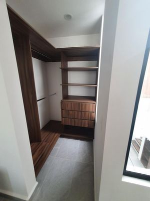 Preciosa Casa en Juriquilla, 3 Niveles, 3 Recamaras, 3.5 Baños, Equipada, Lujo