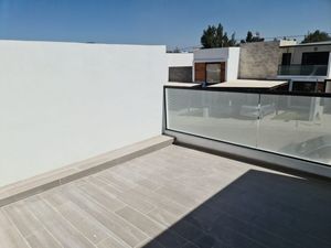 Se Vende Casa en Cañadas del Arroyo, 3 Recamaras, 3.5 Baños, Seguridad 24.7