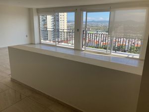 En Venta Hermoso Departamento en El Refugio,  4 Estacionamientos, de LUJO !!