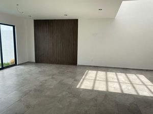 En Venta Casa en Juriquilla Campestre, 3 Recamaras, Gran Jardín, Roof Garden..