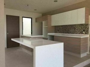 Residencia en Cumbres del Cimatario, Doble Altura, 3 Recamaras, Estudio, CtoServ