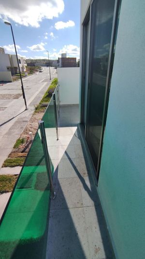 Estrena Residencia en Capital Sur, El Marques, 3 Niveles, Roof Garden, Jardín..