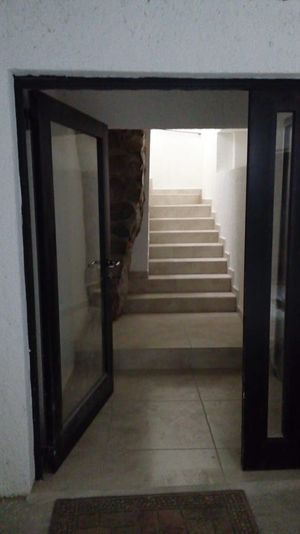 Hermosa Residencia en LOMA DORADA, Super Céntrica, 4 Niveles !