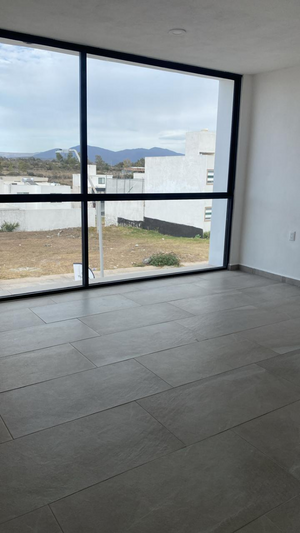 Casa en Venta en Juriquilla, Bio Grand, 3 Recamaras, 2.5 Baños, Estudio, Lujo