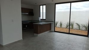 En Venta Casa en Juriquilla San Isidro, 3 Recamras, 2.5 Baños, Jardín, Equipada