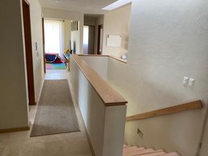 Se Vende Residencia en El Campanario,  en Esquina, Rodeada de Jardín, LUJO!