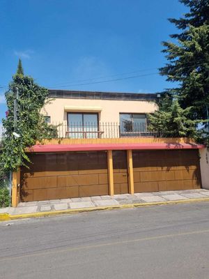 Edificio Multi-habitacional Amueblado en Venta, en Metepec, Edo. México