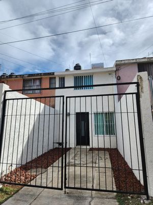 Casa en venta a media cuadra del Camino Real a Colima