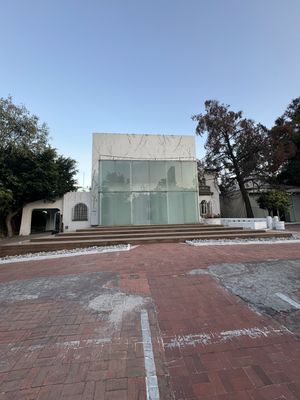 CASA CON USO DE SUELO EN RENTA SOBRE REFORMA, LOMAS DE CHAPULTEPEC