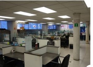 OFICINAS CON BODEGA Y USO DE SUELO COMERCIAL