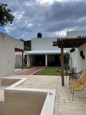 Residencia en venta dentro de la ciudad, en la Col. Emiliano Zapata Norte