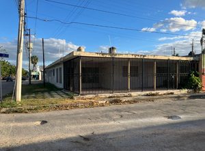 Casa en avenida, 5 habits, terraza superior panorámica,