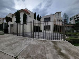 Casa con doble vigilancia Interlomas Huixquilucan