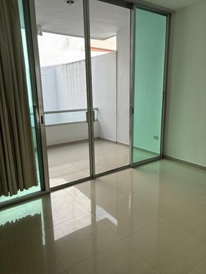 RENTA casa en privada en Mérida