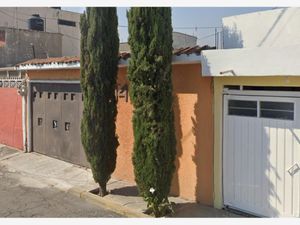 Casa en Venta en Villa de las Flores 1a Sección (Unidad Coacalco) Coacalco de Berriozábal