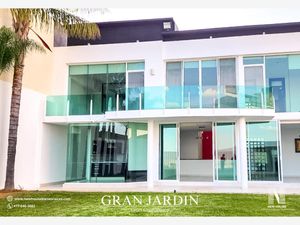 Casa en Venta en Gran Jardin León