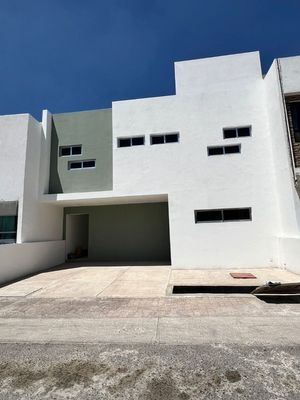 CASA EN VENTA EN PUNTA ESMERALDA