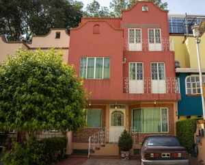 Casa en venta cerca de Colegio Alemán, Tec. de Monterrey