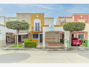 Casa en Venta en Jardines del Bosque Mazatlán