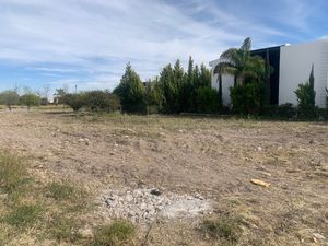 Terreno en ESQUINA - CAMPANARIO  Av PASEO DE LA SACRISTIA