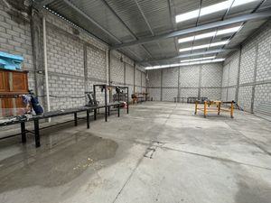 BODEGA INDUSTRIAL con 75kvas y a 5min del Fray Junipero y Zibata